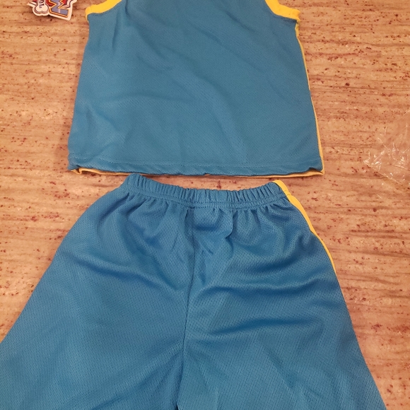 Paw Patrol 4T set shirt and shorts Summer Boys New - Picture 4 of 4